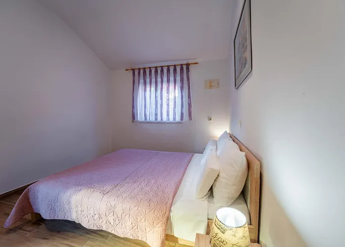 Garden House Kablar Holiday home