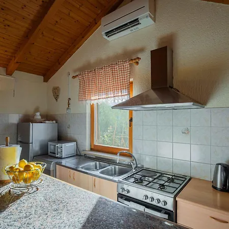 Garden House Kablar Holiday home