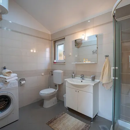 Holiday home Garden House Kablar Pula