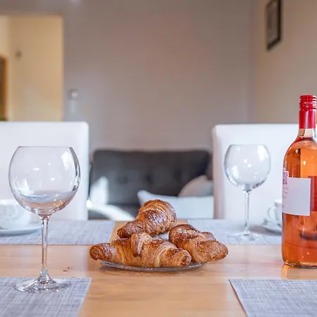 Dom wakacyjny Garden House Kablar