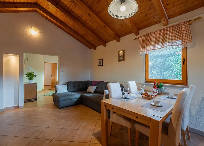 펜션 Garden House Kablar 풀라