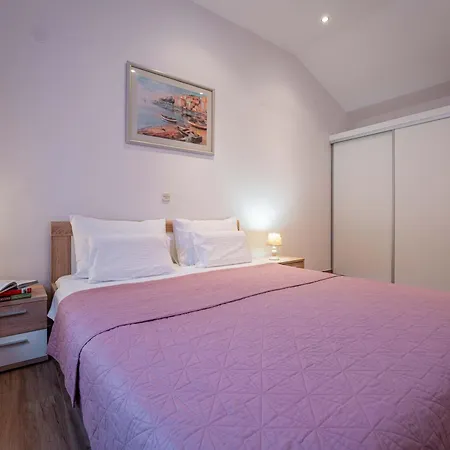 Garden House Kablar Σπίτι διακοπών *