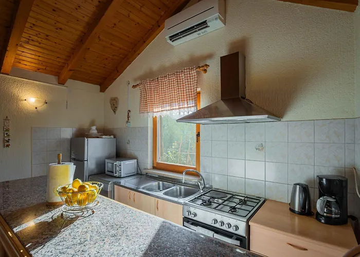 Garden House Kablar Σπίτι διακοπών